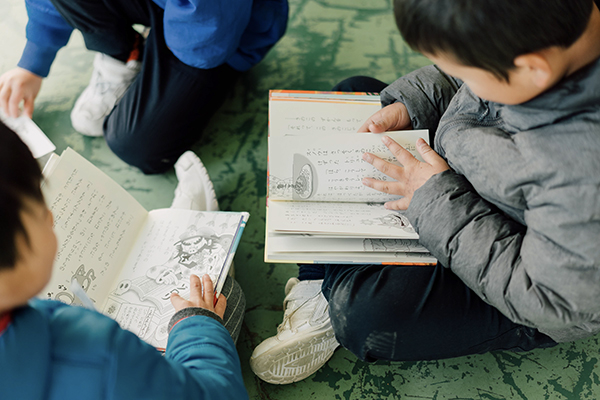 院内学級への寄贈の様子